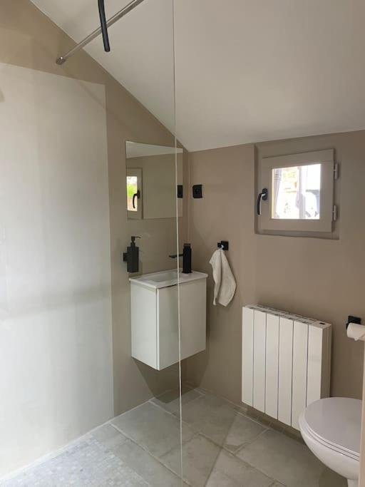 Maison Au Bord De L'eau Les Roches Villa