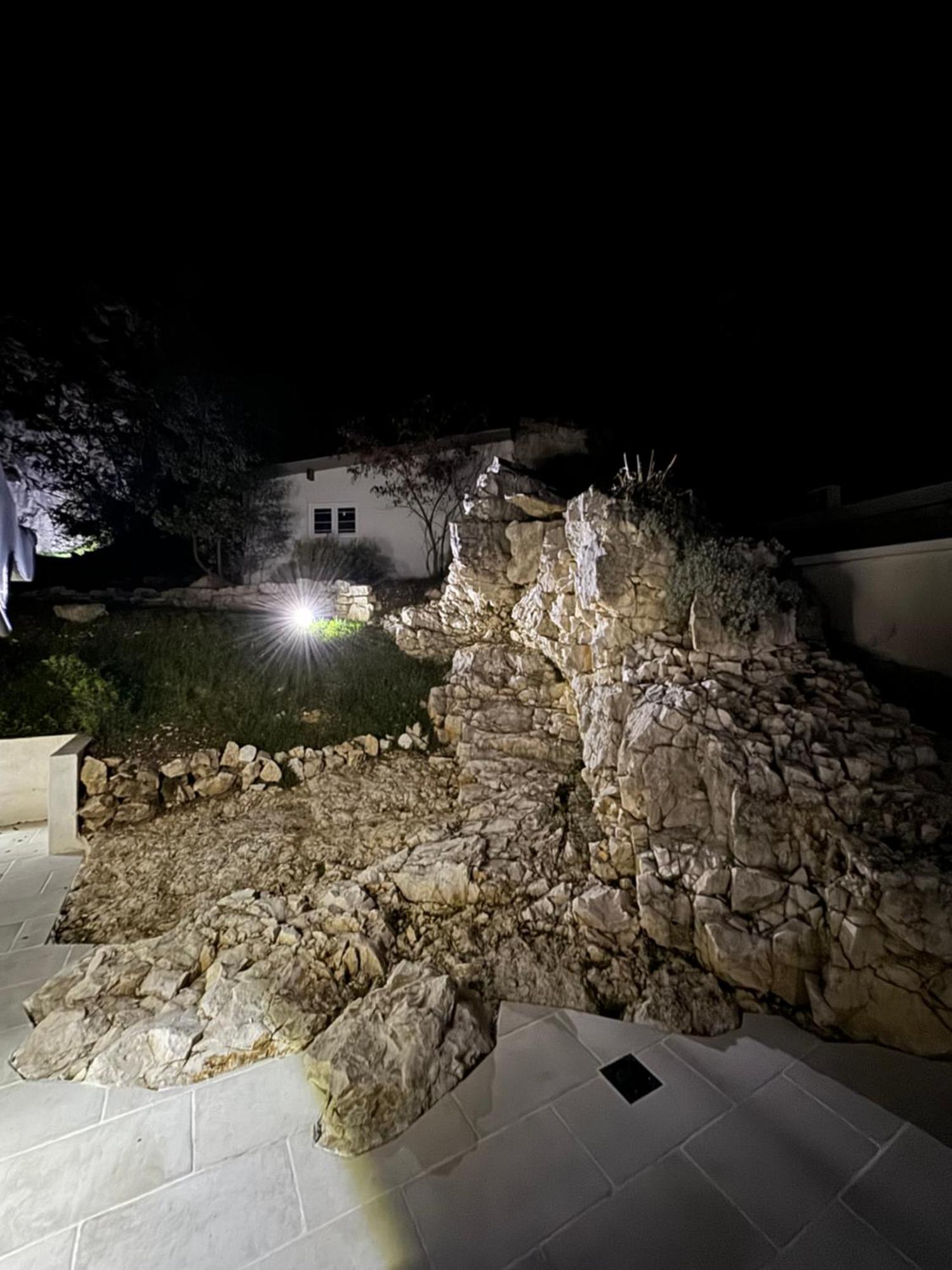 Maison Au Bord De L'eau Les Roches Villa
