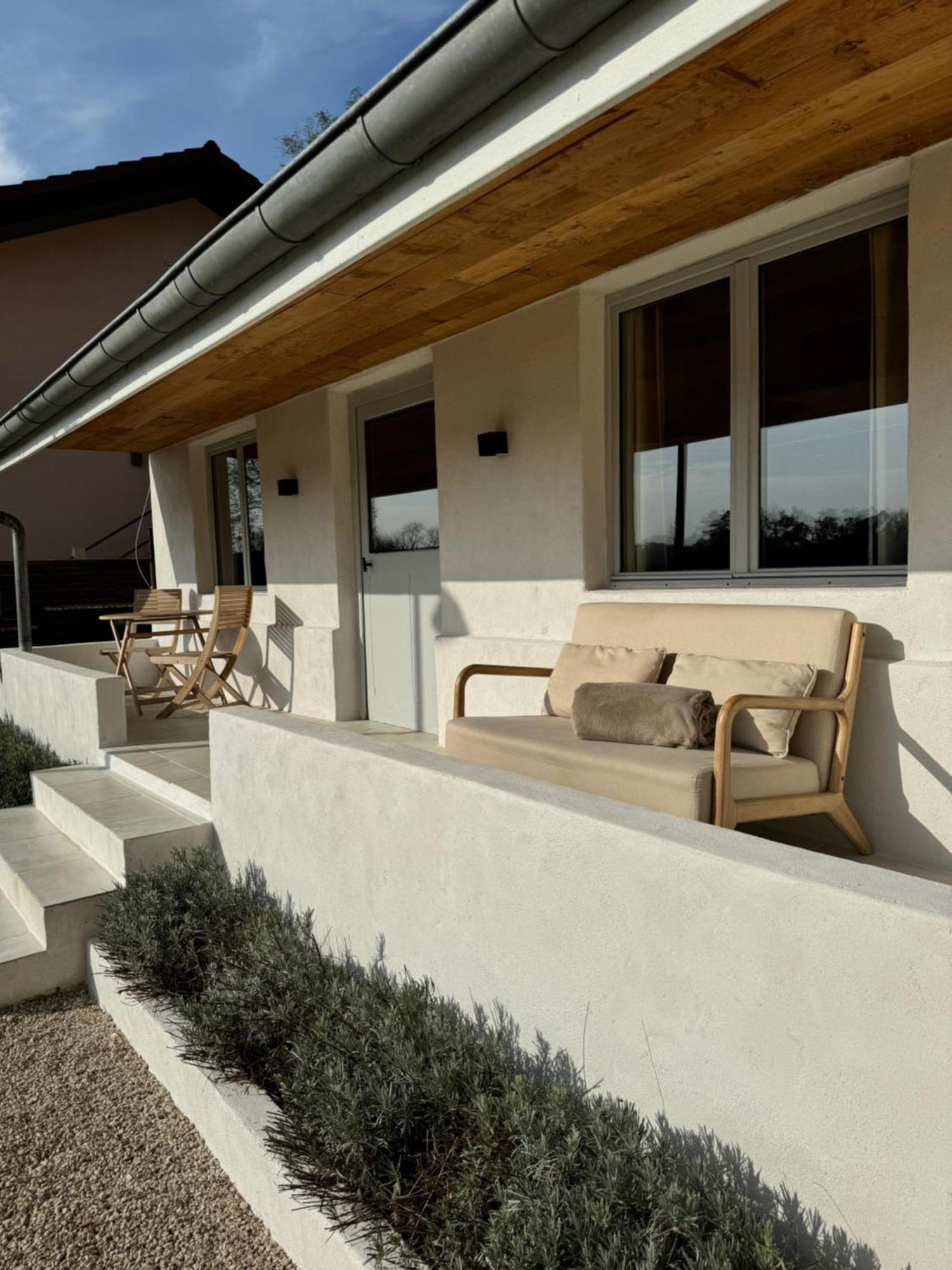 Maison Au Bord De L'eau Les Roches Villa *